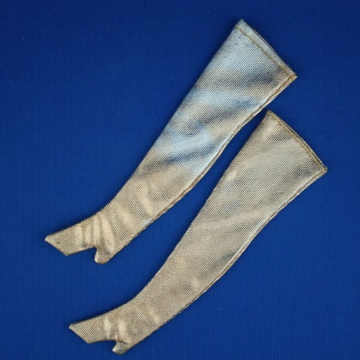 Mattel Barbie MOD Era Winter Wow Complete Set