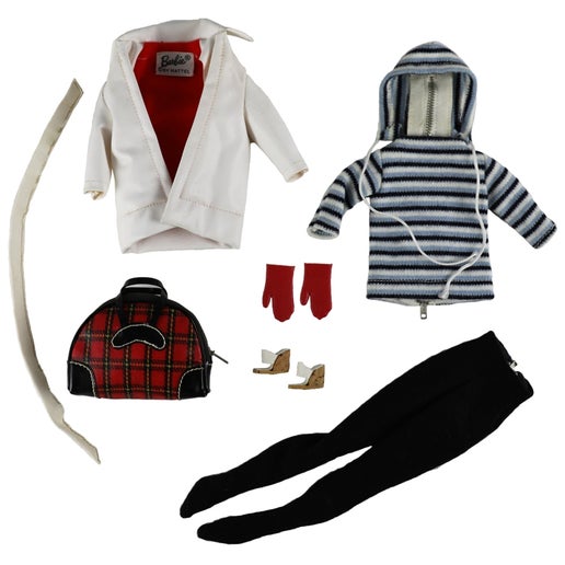 Mattel Barbie #975 Winter Holiday Complete Set