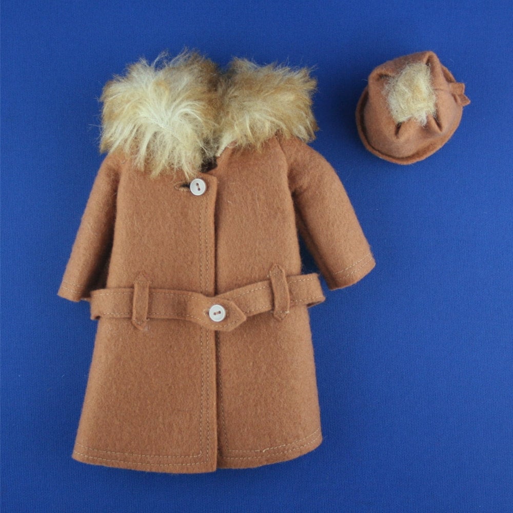 Mattel Barbie #819 It's Cold Outside (Brown version) Complete Set