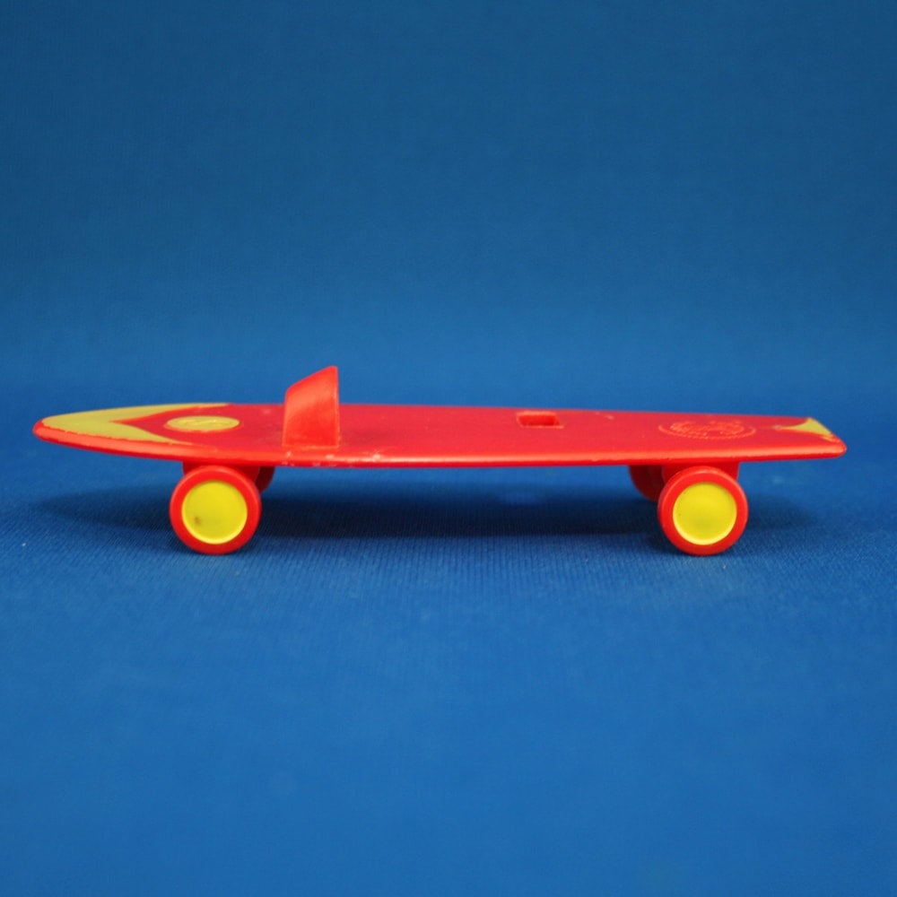 Mattel Skipper On Wheels Skateboard