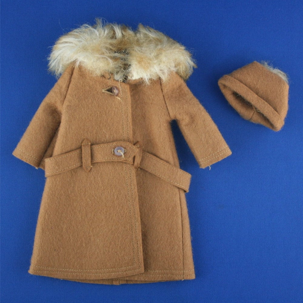 Mattel Barbie #819 It's Cold Outside (Brown version) Complete Set