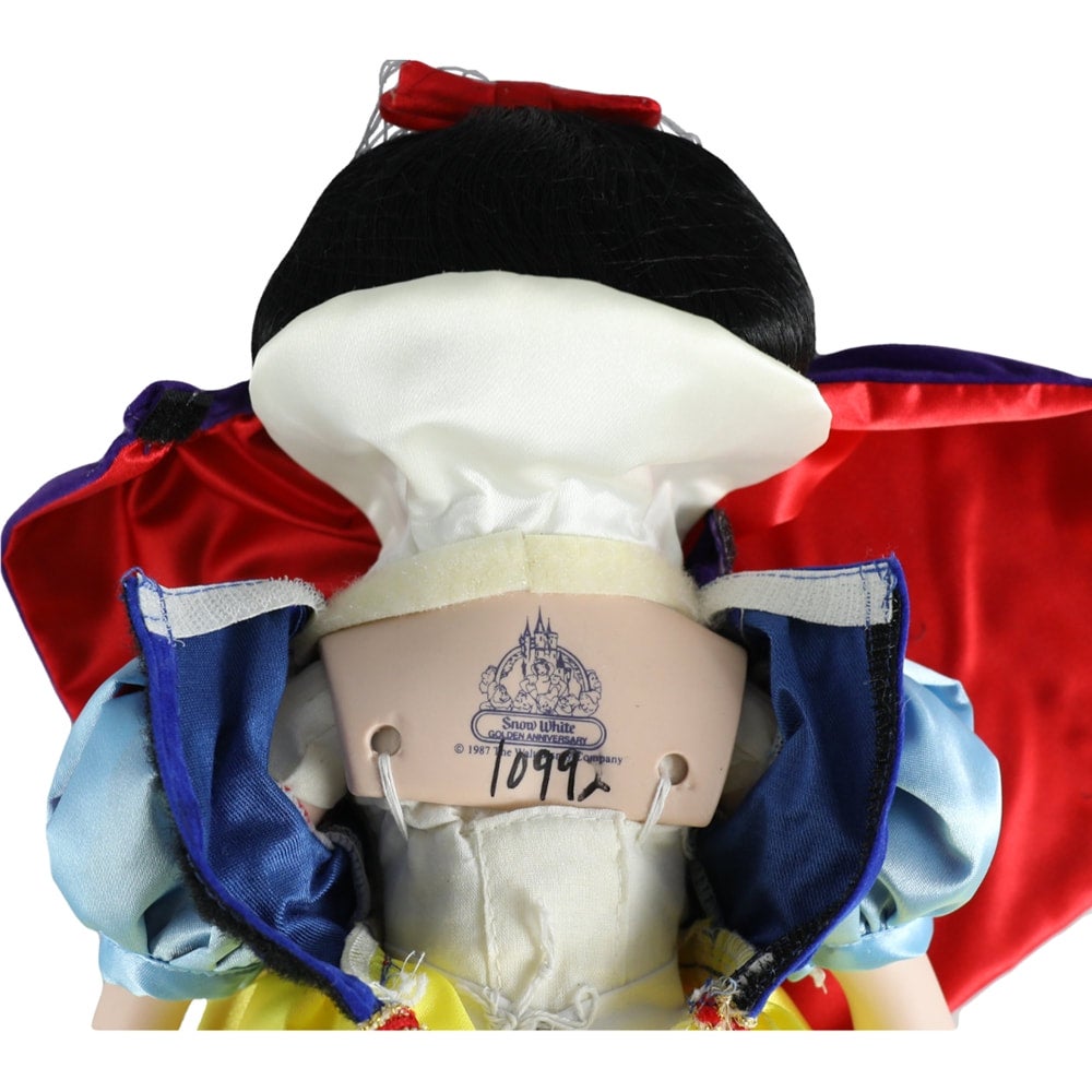 Walt Disney Company 1987 Disney's Snow White Porcelain Doll NMIB