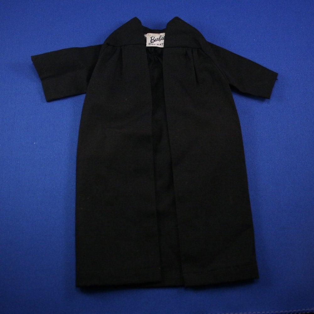Mattel Barbie #945 Graduation Gown Robe