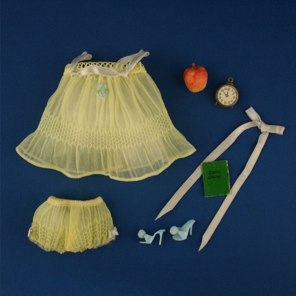 Mattel Barbie #973 Sweet Dreams Almost Complete Set