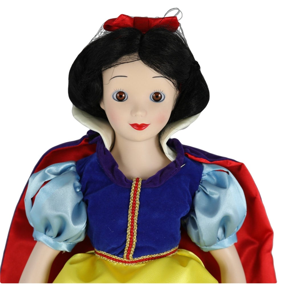 Walt Disney Company 1987 Disney's Snow White Porcelain Doll NMIB