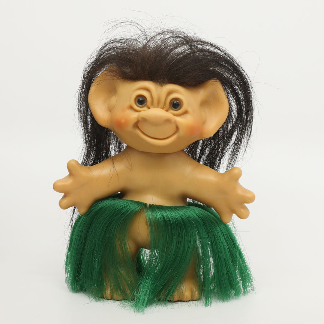 Uneeda Wishnik 1960s Rooted (Hula) Skirt 5.5" Troll Doll