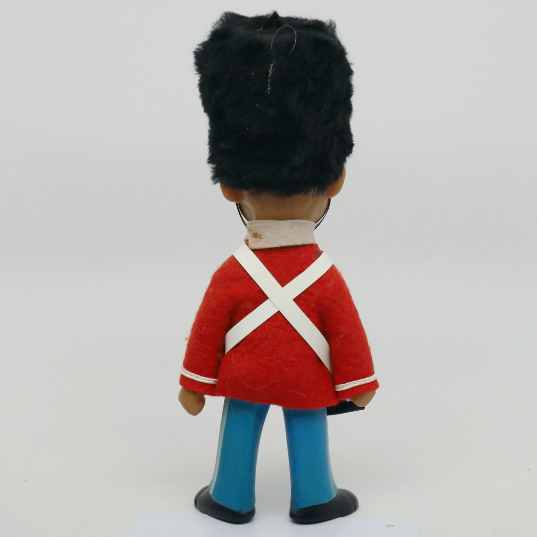 Reisler 1970 Palace Guard 9" doll