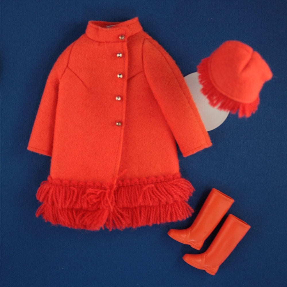 Mattel Barbie MOD Era Fiery Felt Complete