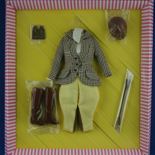 Mattel Barbie #1668 Riding In The Park Complete Set