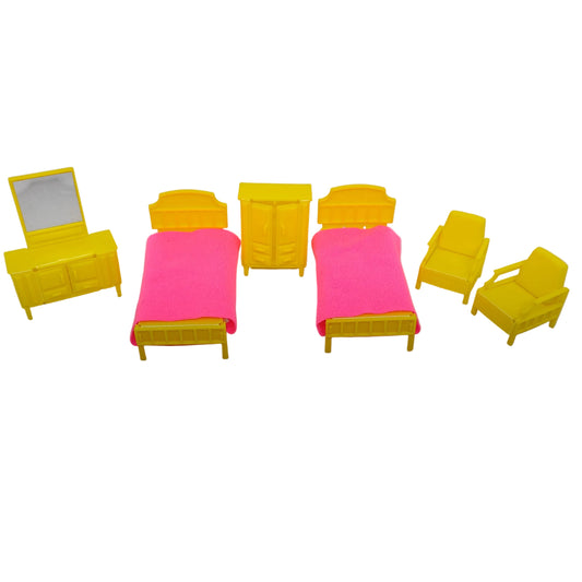 Mattel Liddle-Kiddles 1969 Snap-Happy Bedroom Almost Complete Set